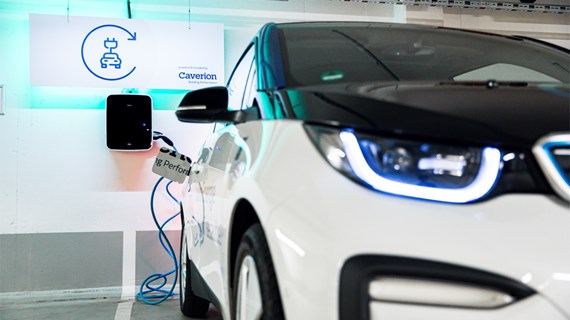 Caverion rüstet Fuhrpark um – 2.000 elektrische Servicefahrzeuge bis 2025